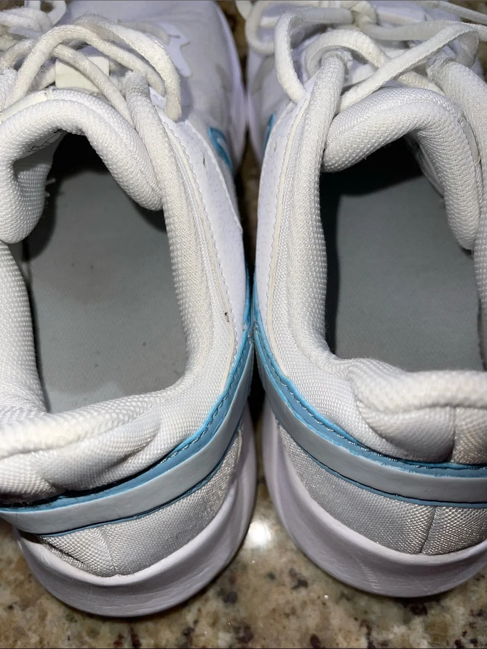 Nike Legend Essential 2